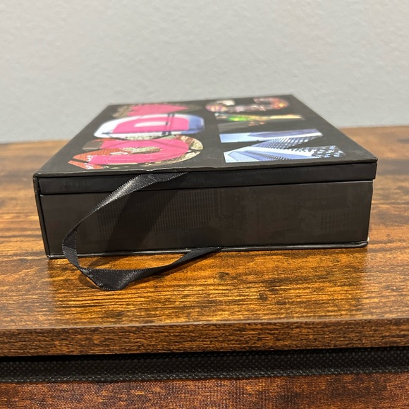 Urban Decay Book of Shadows UD ❤️ NYC Collector’s Edition Palette Vintage - Picture 6 of 14